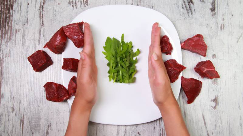 Replacing Red Meat with Plants Reduces Risk for Heart Disease and Early Death