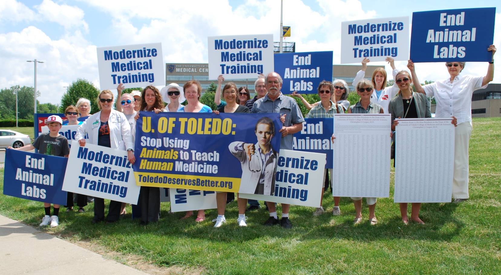 Emergency medicine residency demonstration at University of Toledo Medical Center (UTMC) 2015.06.04