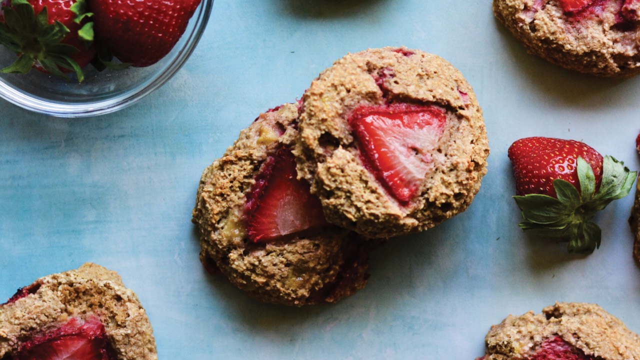 Oil-Free Banana Strawberry Breakfast Cookies