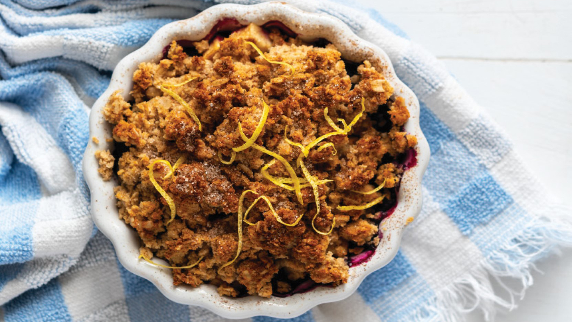 Seasonal Fruit Crumble With Oatmeal Cookie Crust