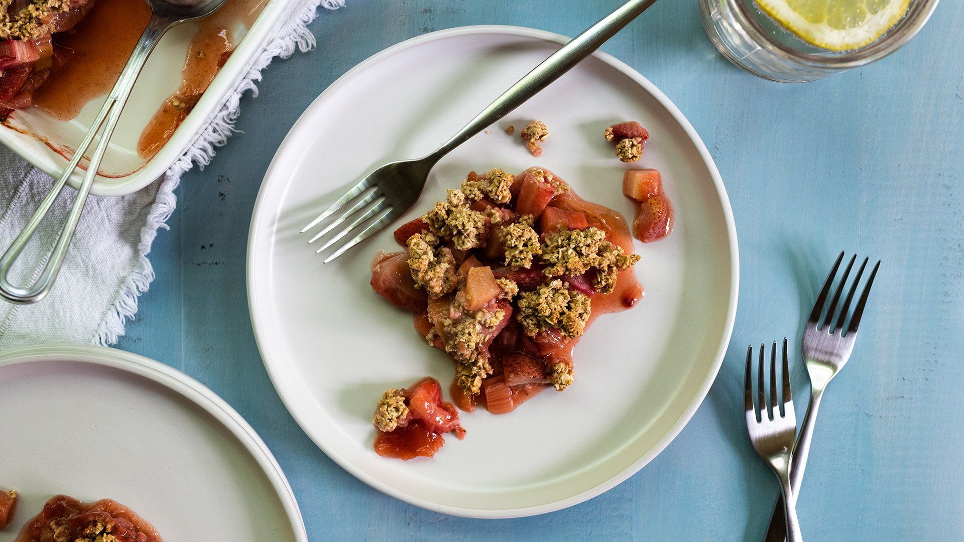 Strawberry Rhubarb Crumble