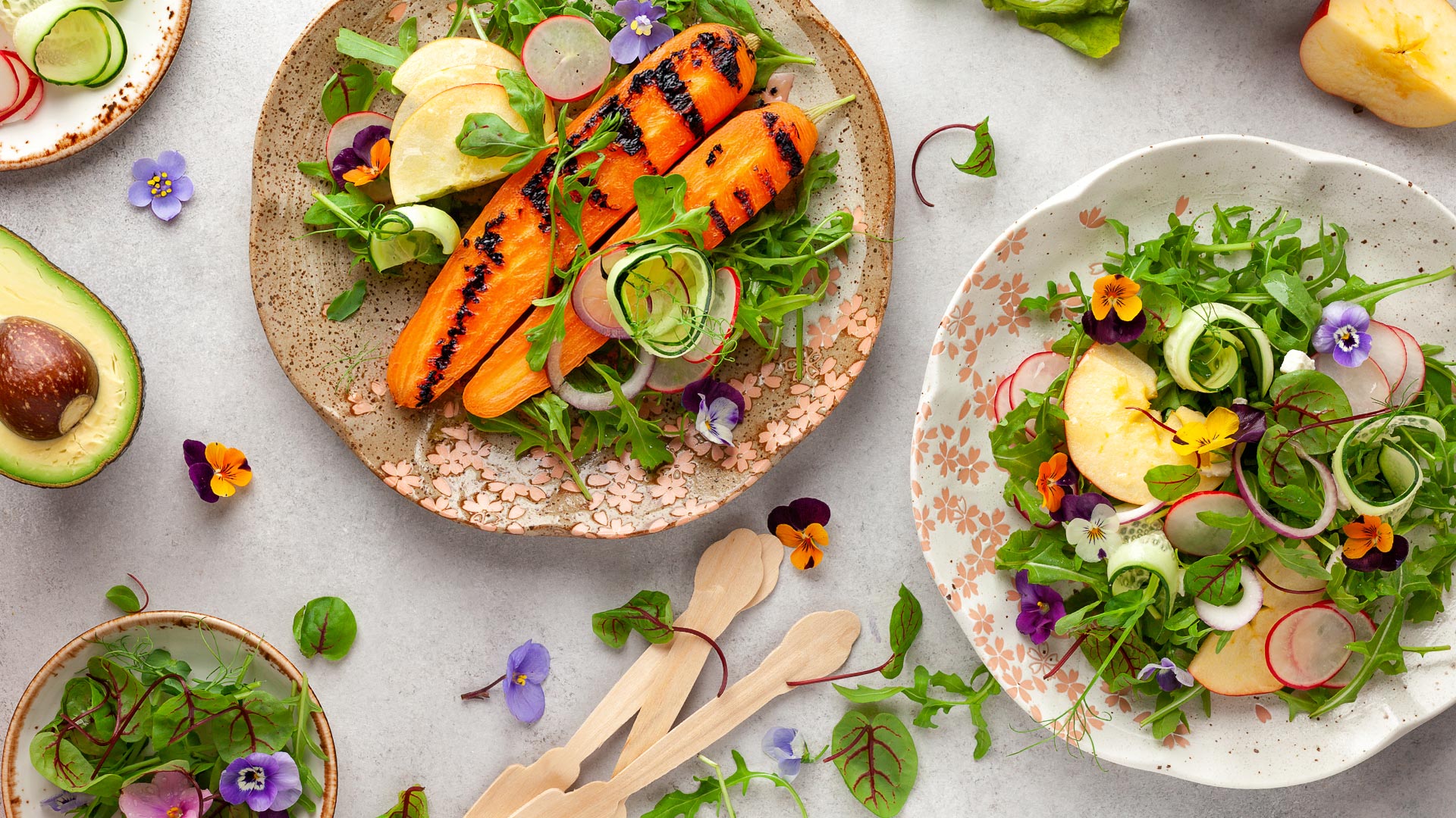 Échate un clavado al Sabor de la Primavera: 2 Recetas Frescas a Base de Plantas