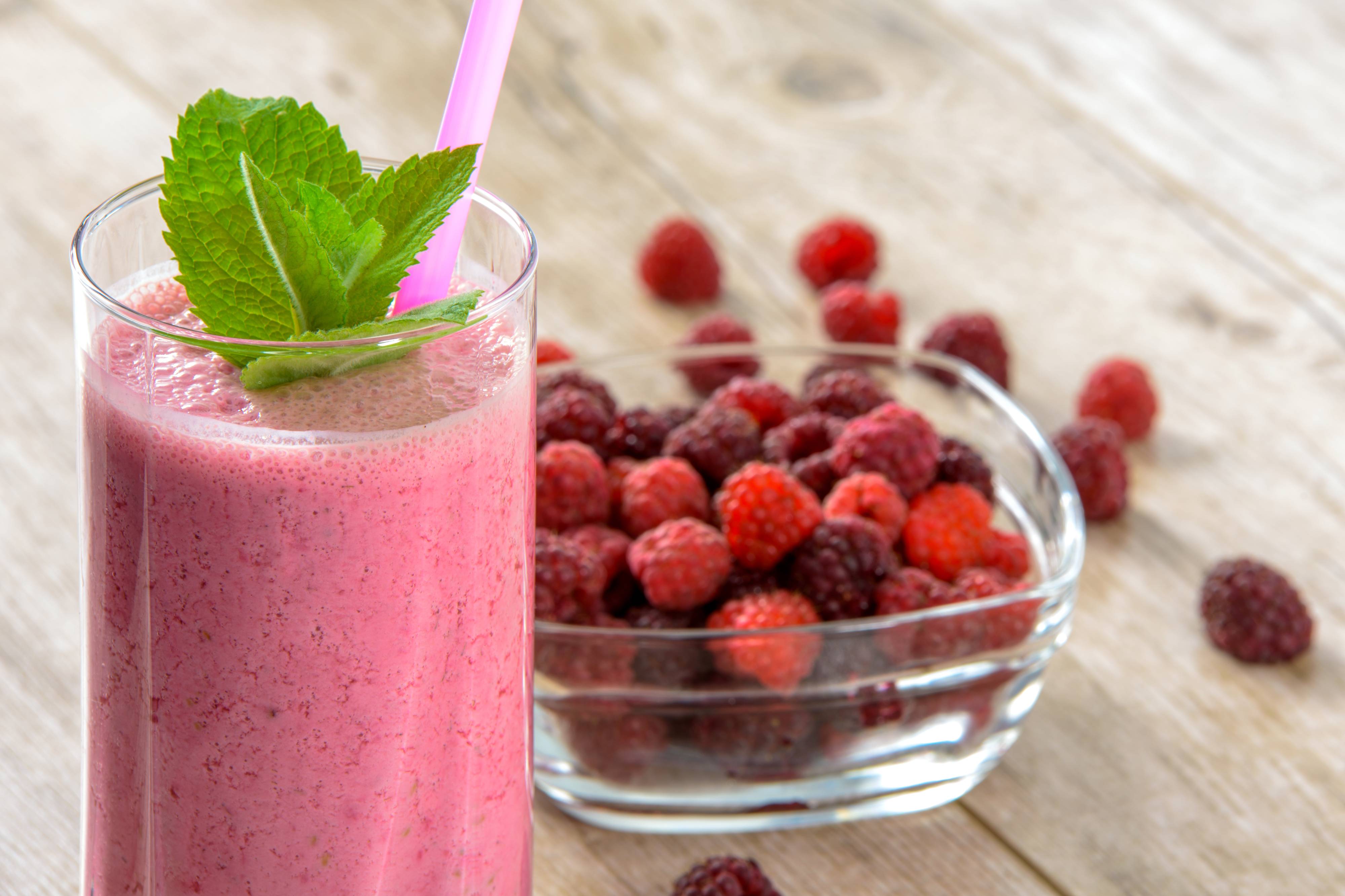 Antioxidant-rich fruit smoothies